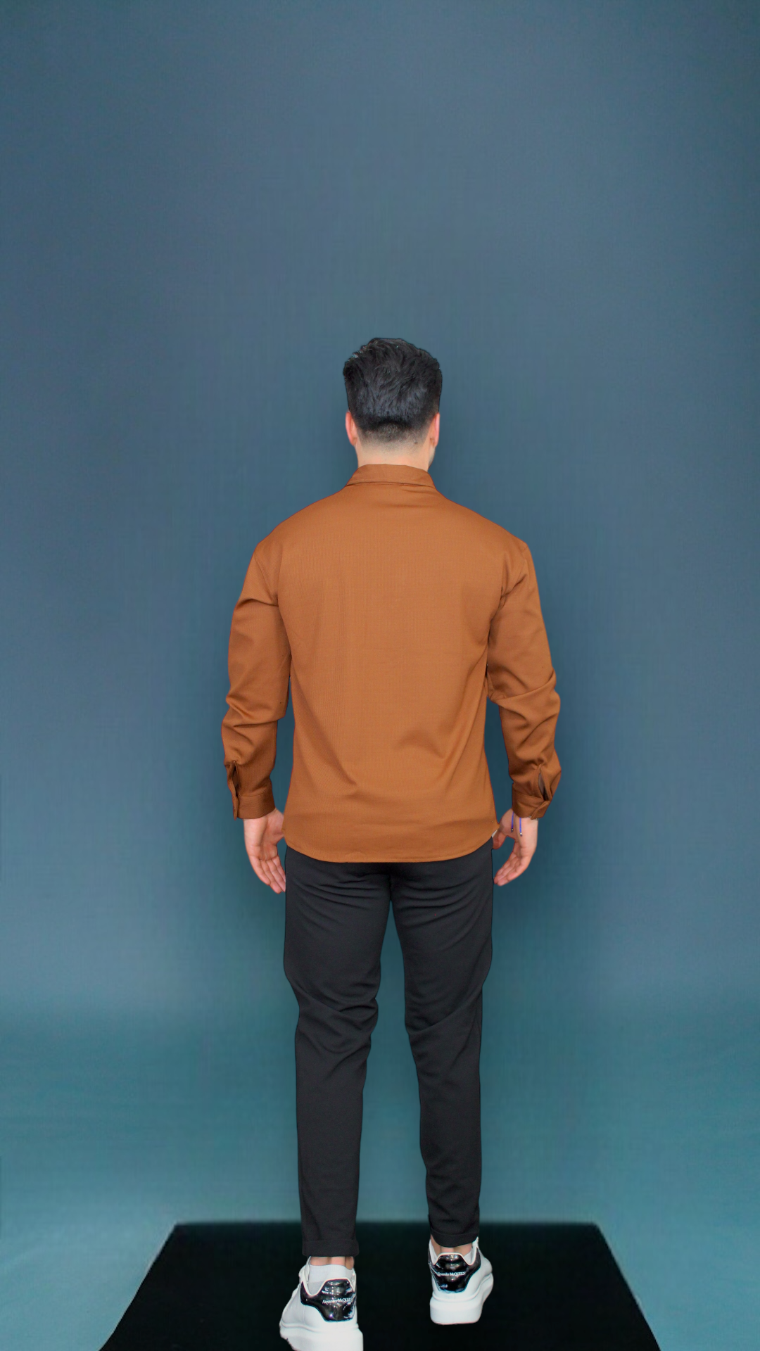 MEMZ LONG SLEEVE OXFORTD SHIRT IN BROWN