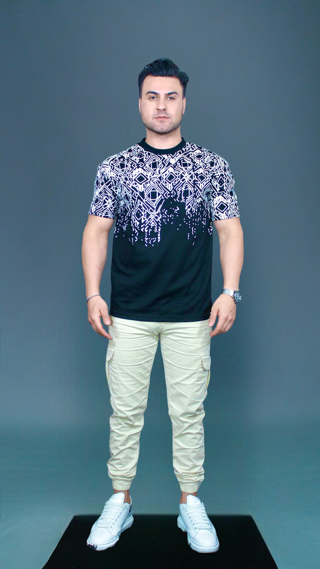 MEMZ PATTERNED TEE IN BLACK