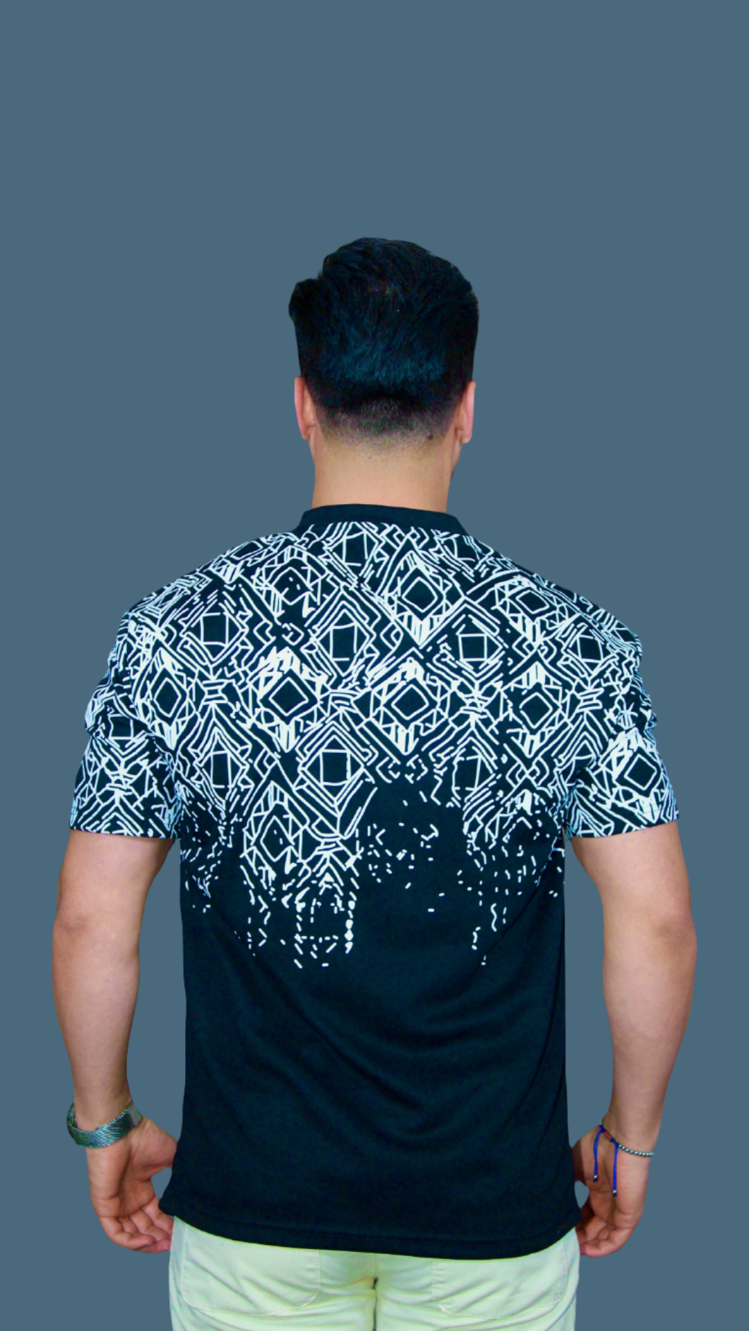 MEMZ PATTERNED TEE IN BLACK